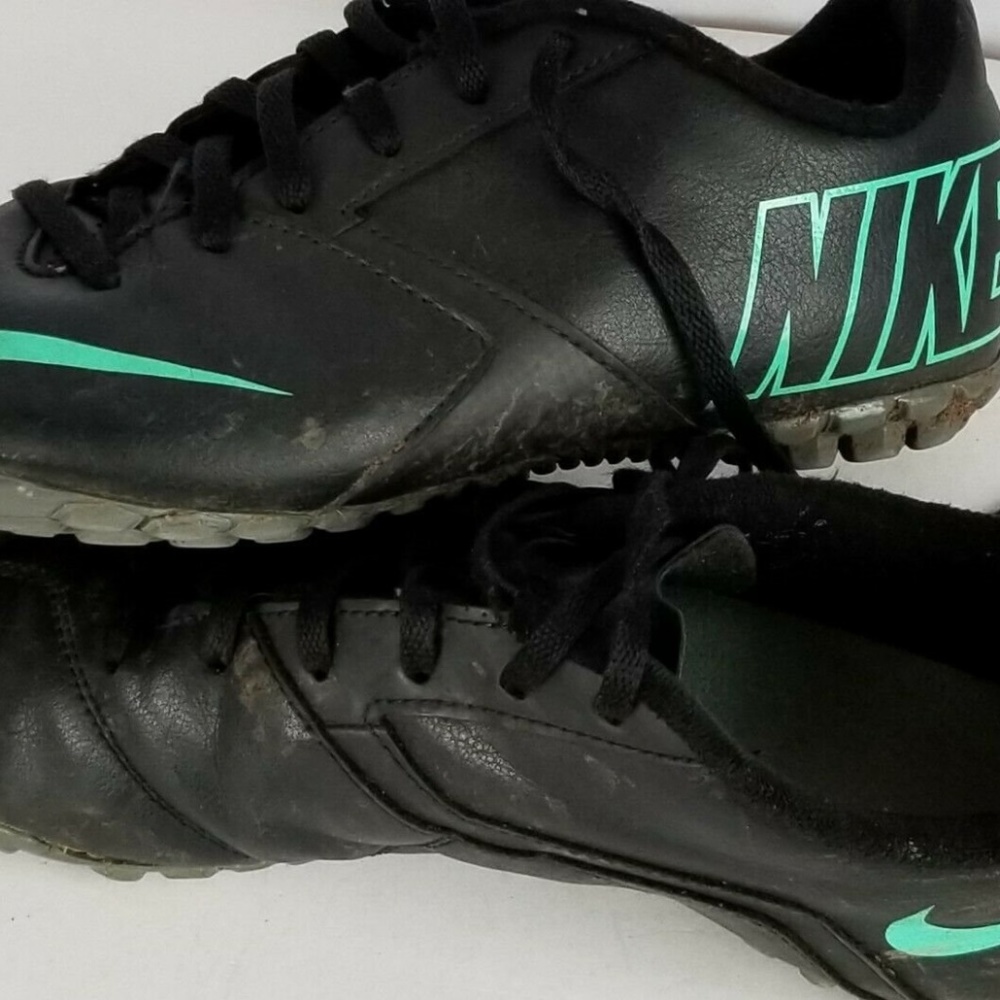 Nike Youth Nike Bomba II Black Size 6Y
